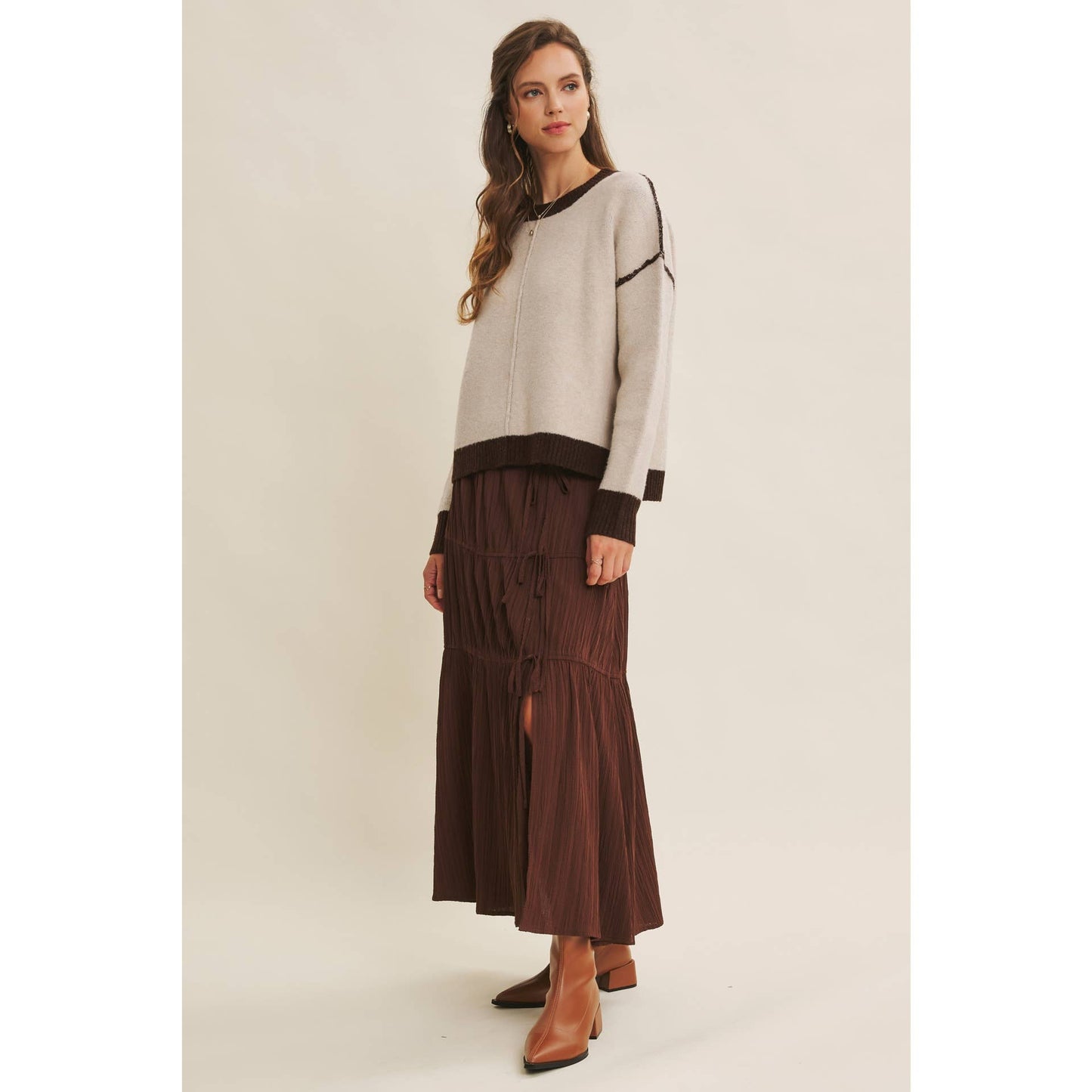 MIDI SKIRT WITH SIDE SLIT AND BOW
