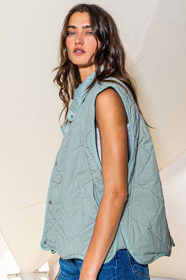 IT2068 | [OUTLET SALE] Quilted Vest With A Down-filled