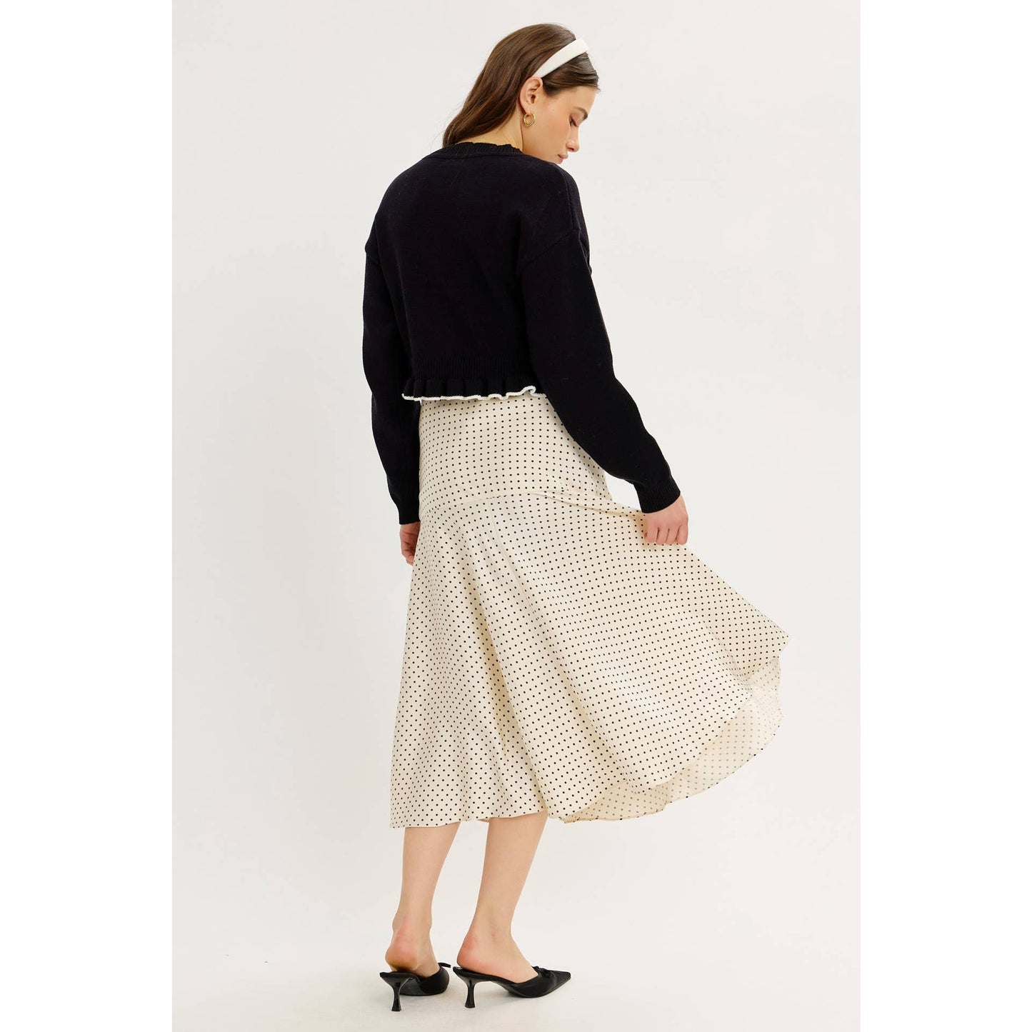 STATEMENT ROSETTE SNAP CARDIGAN WITH RUFFLED HEM