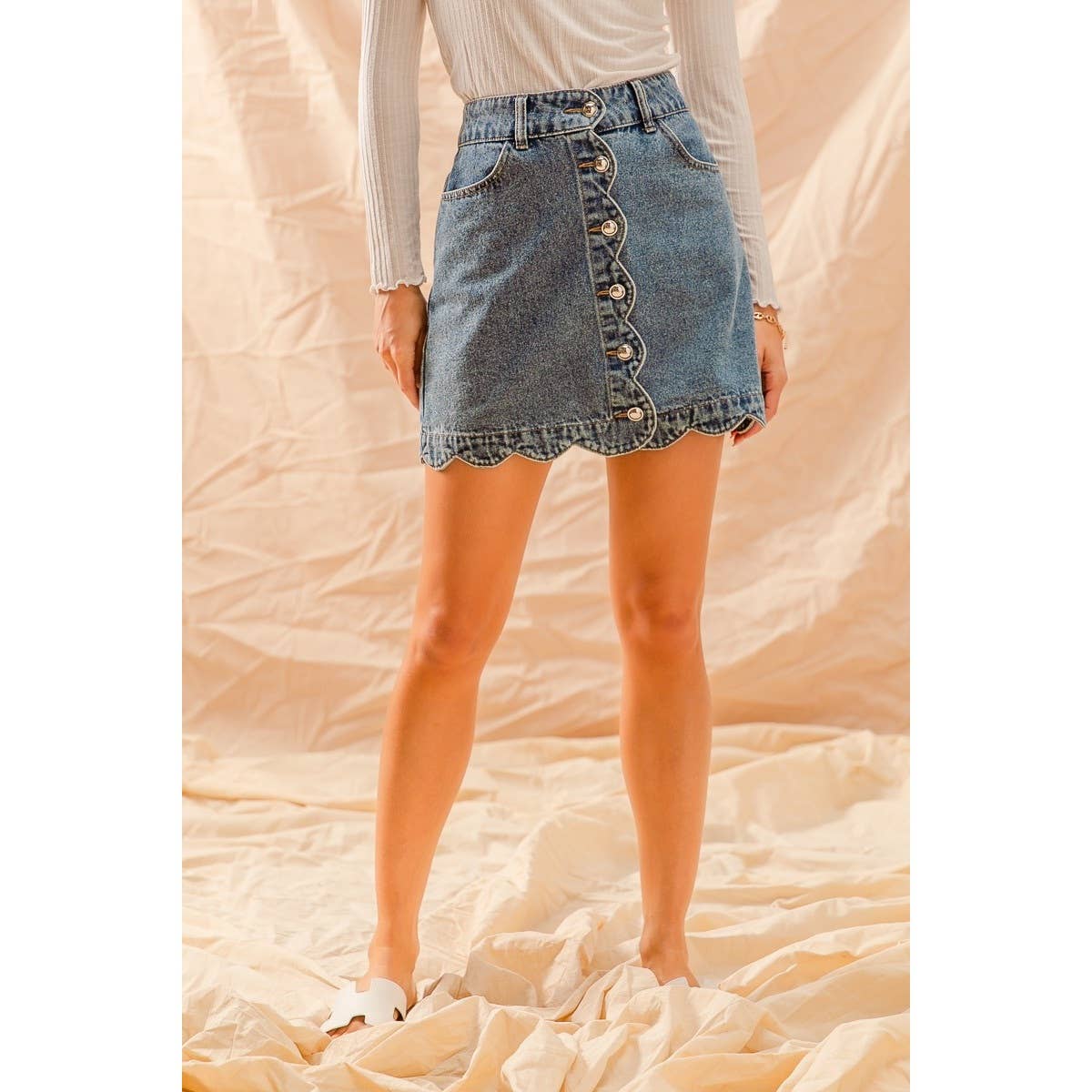 SCALLOP BUTTONED FRONT DENIM SKIRT