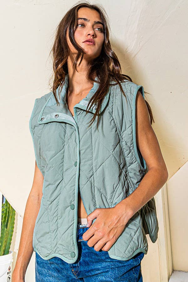 IT2068 | [OUTLET SALE] Quilted Vest With A Down-filled