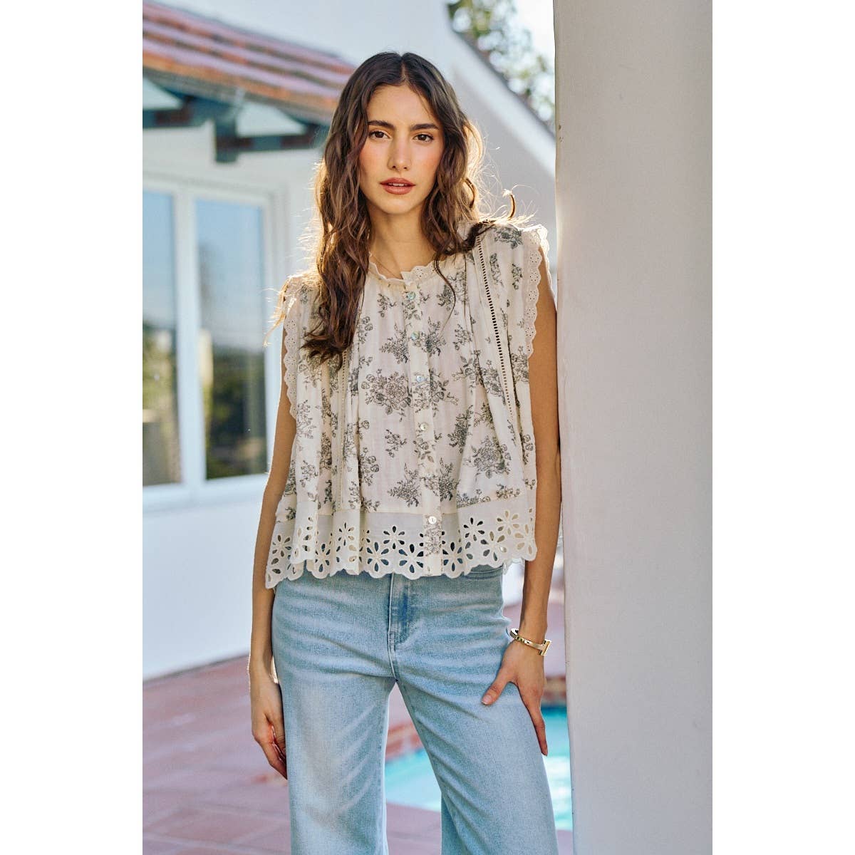 VINTAGE FLORAL TEXTURED WOVEN BUTTON TRIMMED BLOUSE TOP