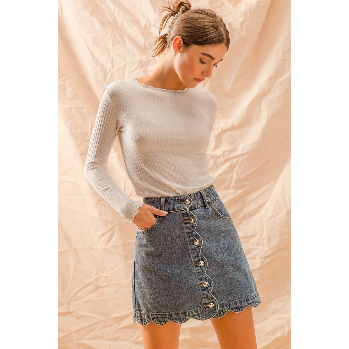 SCALLOP BUTTONED FRONT DENIM SKIRT