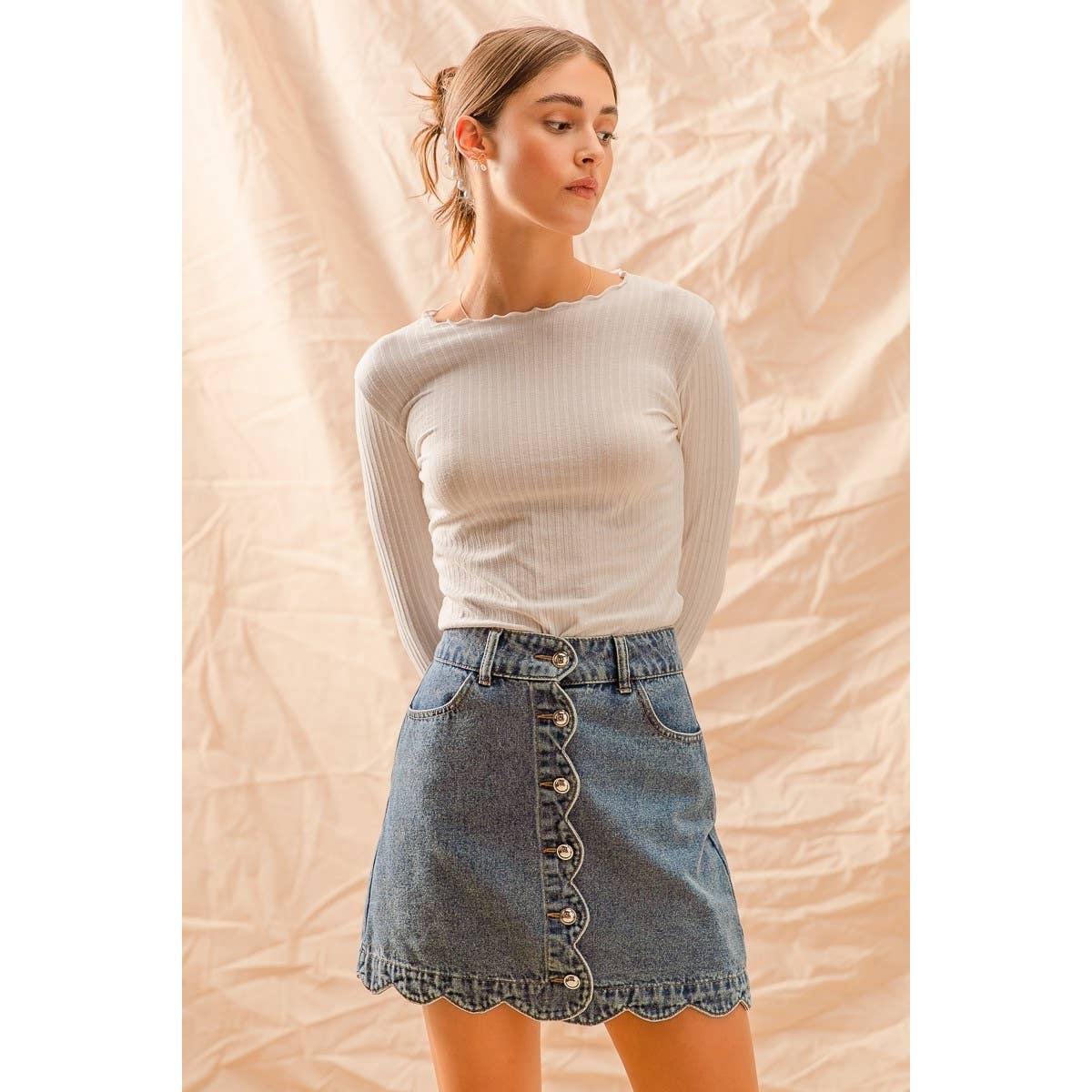 SCALLOP BUTTONED FRONT DENIM SKIRT