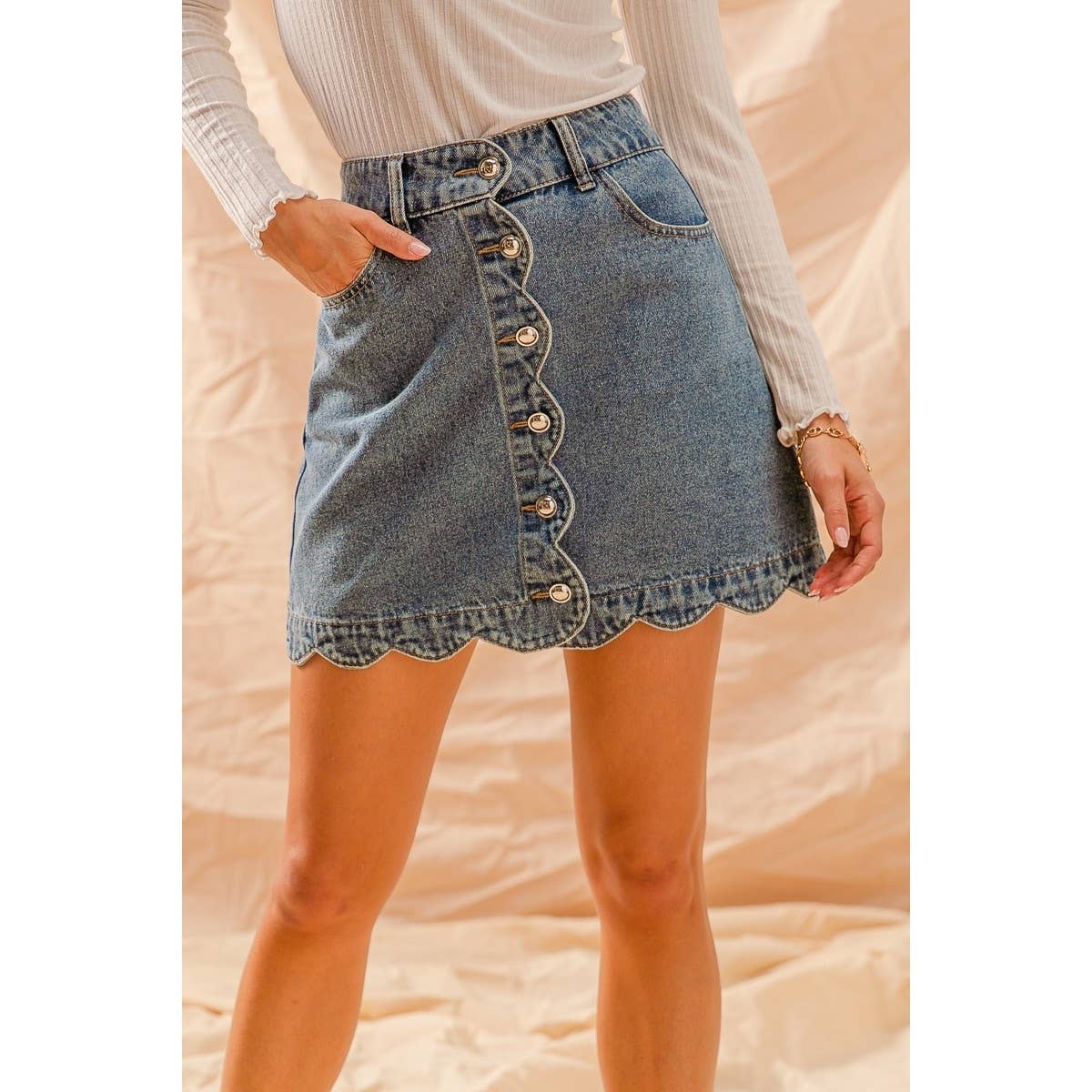 SCALLOP BUTTONED FRONT DENIM SKIRT