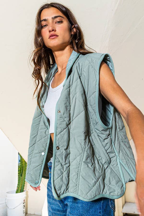 IT2068 | [OUTLET SALE] Quilted Vest With A Down-filled